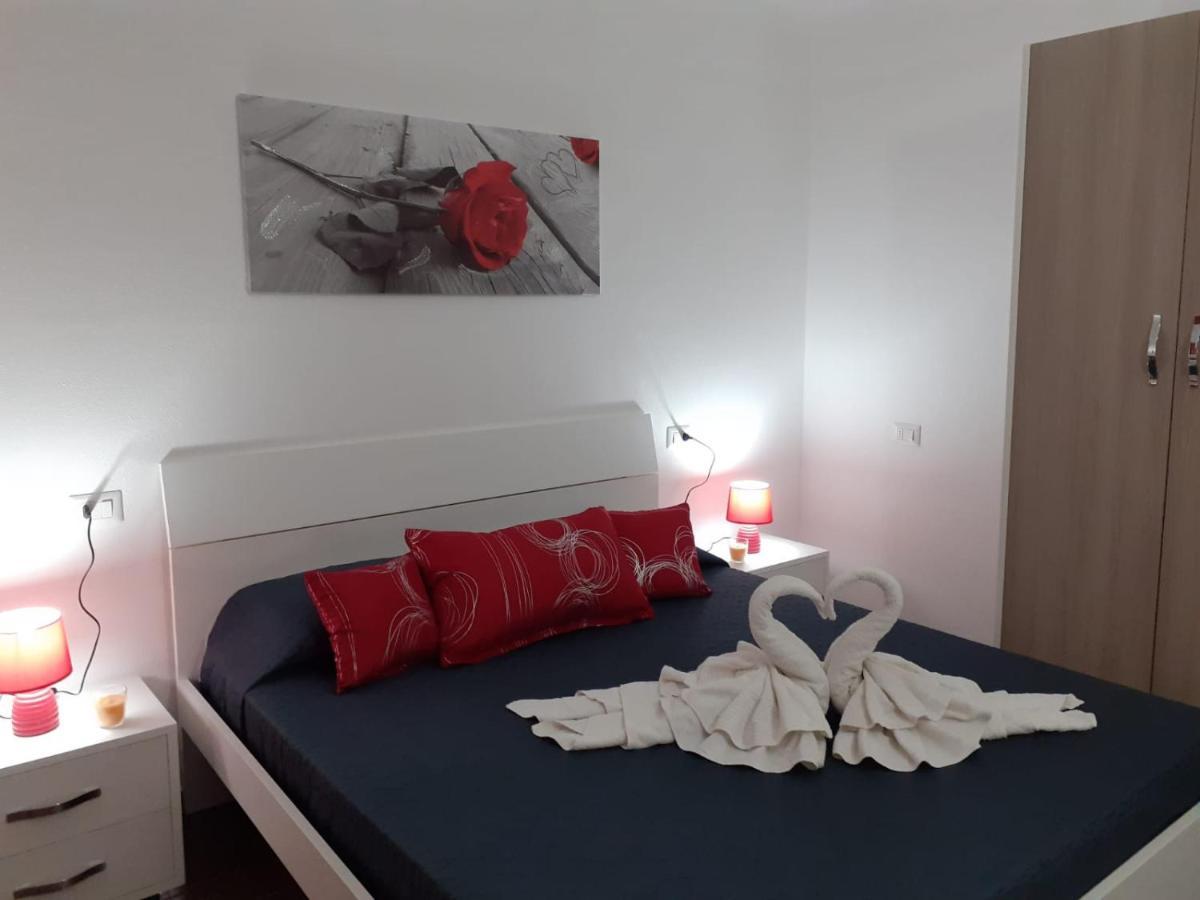Апартаменты Sos Appentos 3 - Indipendente 4/6 Posti Letto Синискола Экстерьер фото