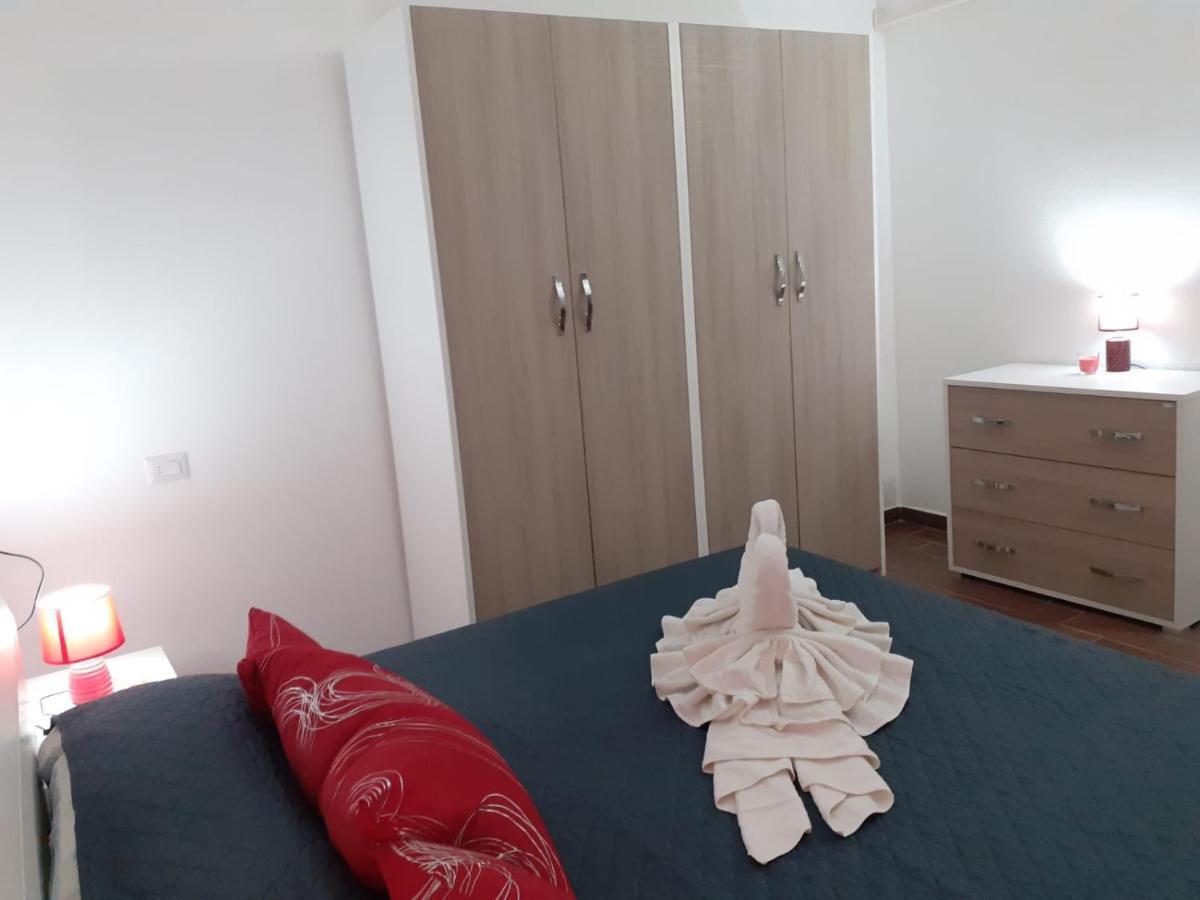 Апартаменты Sos Appentos 3 - Indipendente 4/6 Posti Letto Синискола Экстерьер фото